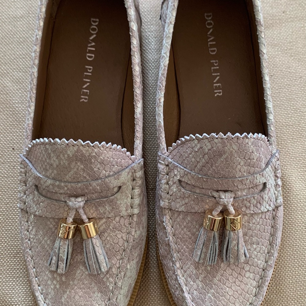 Donald J. Pliner Women's Textured Cream Loafers